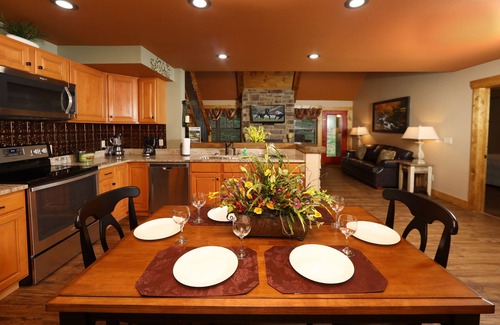 Gatlinburg - Pigeon Forge Chalet De Esquí | Misty Mountainside - Two Bedroom Chalet