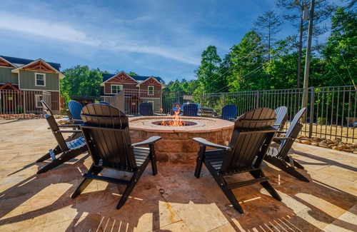 Gatlinburg - Pigeon Forge Chalet De Esquí | Misty Mountainside - Two Bedroom Chalet