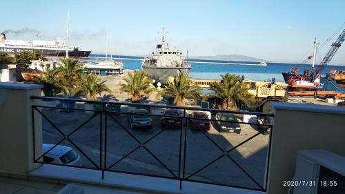 Lesvos Apartamento | Mitilene Harbour Watch
