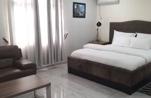 Surulere Hotel | Mitos Luxury Suites