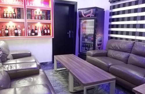 Surulere Hotel | MITOS LUXURY SUITES -Somosu