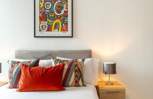 College Park and Old Oak Apartamento | Mitre Chanakira by Artsy