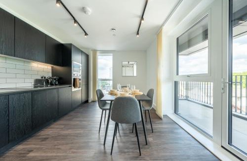 College Park and Old Oak Apartamento | Mitre Haring by Artsy