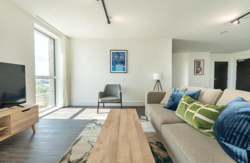 College Park and Old Oak Apartamento | Mitre Hockney by Artsy
