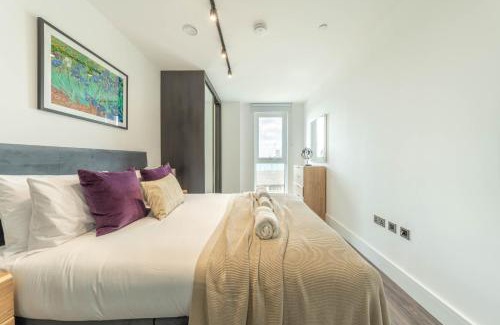 College Park and Old Oak Apartamento | Mitre Picasso by Artsy
