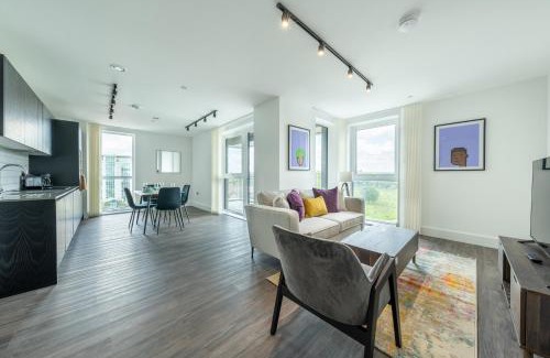College Park and Old Oak Apartamento | Mitre Punks by Artsy