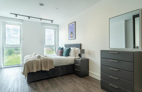 College Park and Old Oak Apartamento | Mitre Punks by Artsy