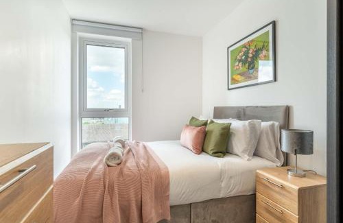 College Park and Old Oak Apartamento | Mitre Van Gogh by Artsy