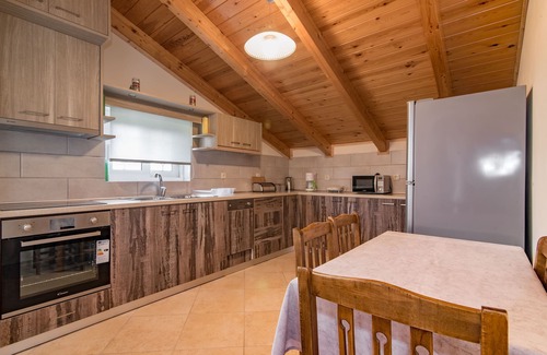 Lithakia Apartamento | Mitros 3 Bedroom Apartment