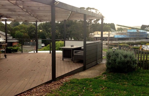 Mittagong Casa | Mittagong Villa Centrale- Vistas al pueblo bañada por el sol