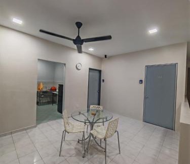 Seremban 2 Casa | MixxHome Seremban 2, One Queen Bed, Share Bathroom