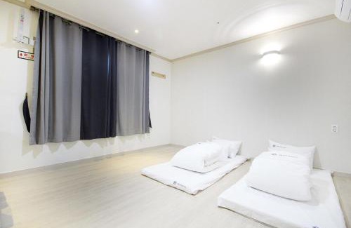 Chongp'o Hotel | Mj Hotel