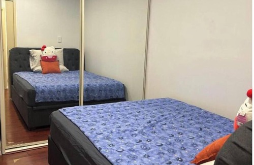 Macquarie Fields Cama Y Desayuno | MJED House is located at Macquarie Fields in ducted air-conditioned & Free WIFI
