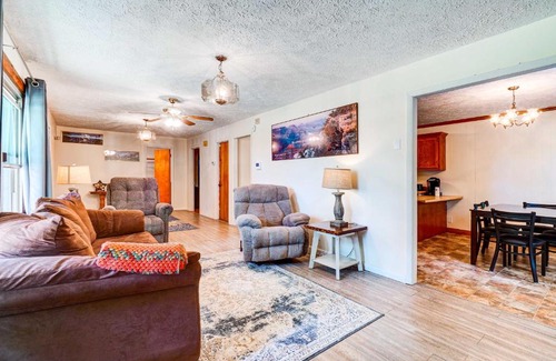 Albany Casa | MKs Retreat Less Than 4 Mi to Dale Hollow Lake!