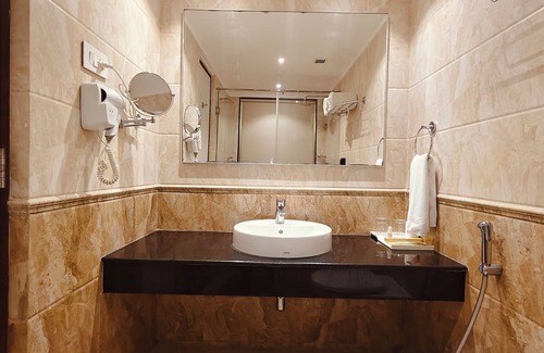 Enathur Hotel | MM Legacy - A Bergamont Hotel - Kanchipuram