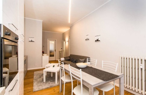 Parella Apartamento | MM Pozzo Strada Brand new apt x3 with terrace!