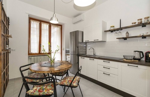 Parella Apartamento | MM Pozzo Strada! Cozy Two Bedroom Apartment x4 & Balcony