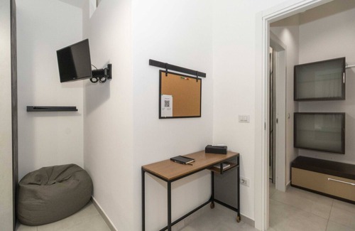 Parella Apartamento | MM Pozzo Strada! Cozy Two Bedroom Apartment x4 & Balcony