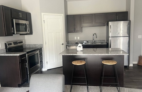 Ramsey Apartamento | MN New High End 1 BDRM Main Floor