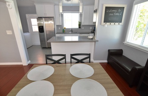 Rosemead Casa | Casa moderna y céntrica de MnC en San Gabriel