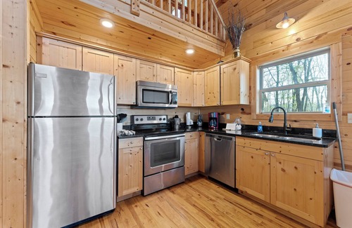 Jasper Cabina | Mnt. View Cabin Near River w/ Hot Tub + Fire Pit