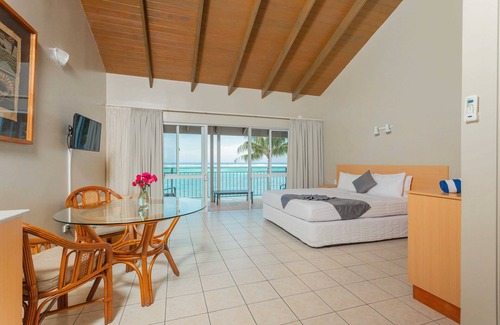 Tapere of Titikaveka Complejo | Moana Sands Beachfront Hotel