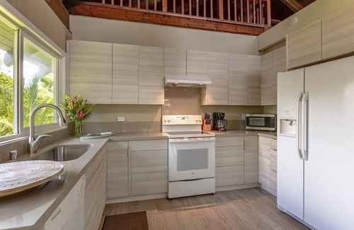 Kahuku Casa | Moani Kai - Beachfront,Gated,Hot tub,Pickleball Ct