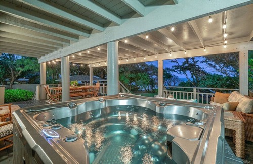 Kahuku Casa | Moani Kai - Beachfront,Gated,Hot tub,Pickleball Ct