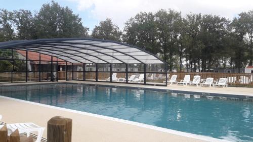 La Boissiere-de-Montaigu Otro | Mobil Home camping 3* piscine chauffée