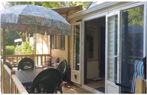 Saint-Yvi Casa | Mobil-home 3 Chambres Dans un Camping Boisé