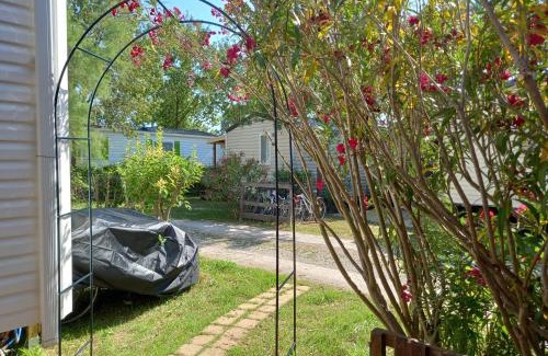 La Tamarissiere Otro | Mobil Home climatisé avec terrasse dans camping l'Escale, calme, à 20 mn à pied de la plage
