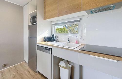 Jullouville-les-Pins Casa | Mobil-Home Grand Confort, 200 m Plage, 4 Pers, 2 Chambres, 2 Sdb, Piscine, Parking - FR-1-361A-38