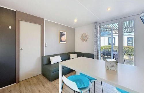 Jullouville-les-Pins Casa | Mobil-Home Grand Confort, 200 m Plage, 4 Pers, 2 Chambres, 2 Sdb, Piscine, Parking - FR-1-361A-38