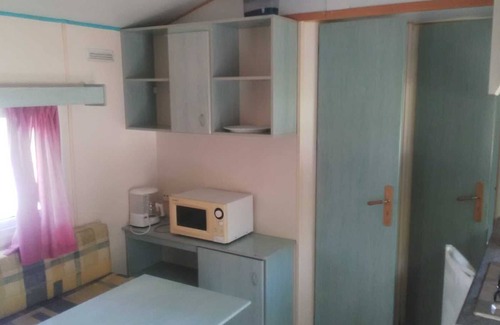 Saint-Pee-sur-Nivelle Chalet De Esquí | casa móvil en una colina con vista