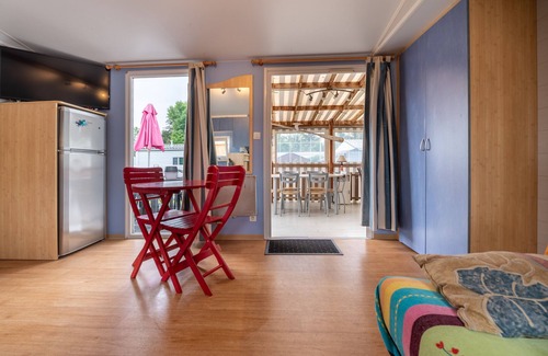 Saint-Gildas-de-Rhuys Alquiler De RV | Mobilhome 6 Pers - Piscine' con piscina compartida, terraza compartida y jardín privado