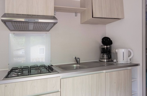 Lavilledieu Casa | Casa móvil 'Confort C - 1-6 pers' con piscina compartida, terraza privada y jardín compartido