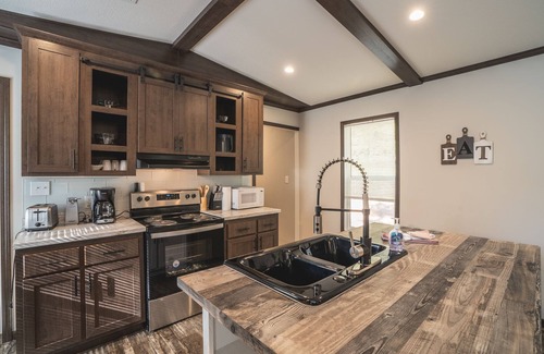 Royal Casa | Mobile Home W-4 at Safe Harbor Brady Mountain on Lake Ouachita!