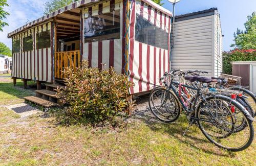 Gastes Otro | Mobilehome au bord de l'eau