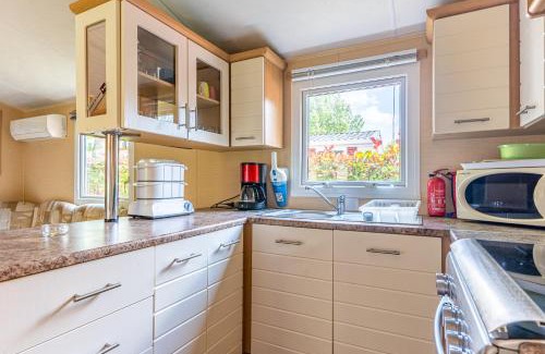 Gastes Otro | Mobilehome au bord de l'eau