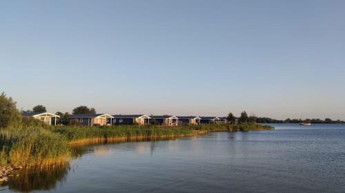 Lauwersoog Apartamento | MOBILHEIM HERZ LAUWERSOOG - Chalet Robbengat