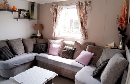 Onzain Casa | Mobilhome INTUITION pond view, 4 *, near Beauval Zoo and Loire castles