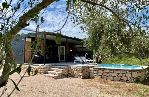 Tkon Casa | Mobilhome-Kroatien DELUXE Mobilhome & privatem Meerwasserpool Insel Pašman