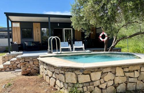 Tkon Casa | Mobilhome-Kroatien DELUXE Mobilhome & privatem Meerwasserpool Insel Pašman