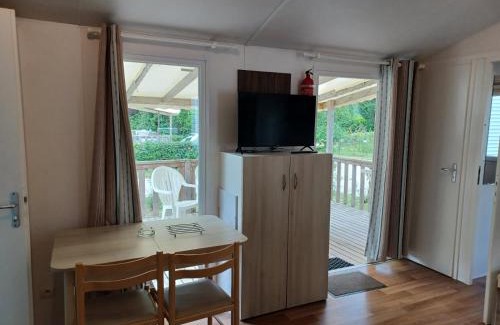 Ivry-la-Bataille Otro | Mobilhomes Cozy 2 ou 3 chambres en bordure d'étang Camping 3 étoiles