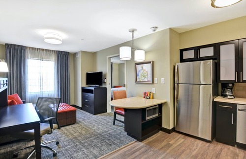Mount Juliet Condominio | Mobility Accessible Suite | Free Breakfast, Business Center + Fitness Center Access
