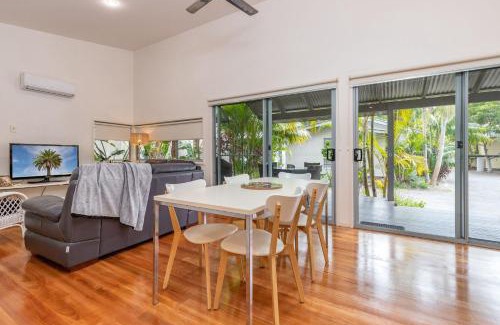 Boomerang Beach Casa | Mobys Resort 35