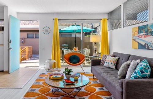 Twin Palms Apartamento | MOD at Ocotillo Lodge by ACME House Company