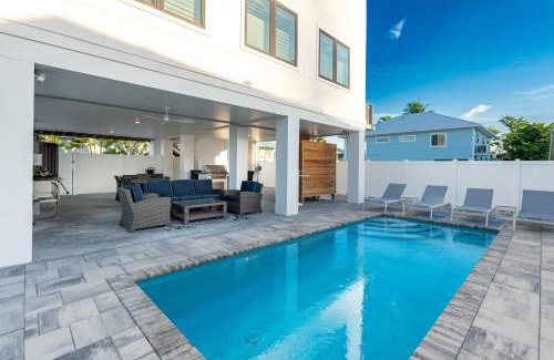 Fort Myers Beach Casa | Mod Cottage by Sun Palace Vacations