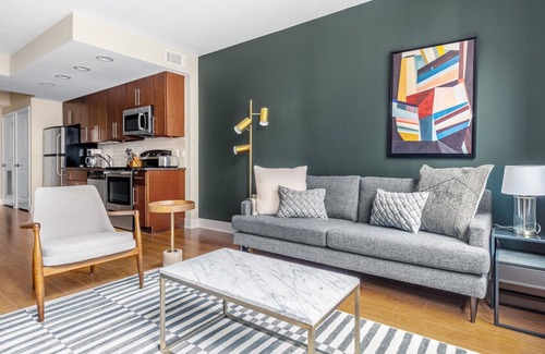 Mount Vernon Triangle Apartamento | Mod Mount Vernon 1BR w/ Gym, Pool, nr. Convention Center, by Blueground