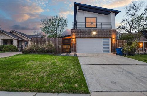 Lower Greenville Casa | Mod Squad
